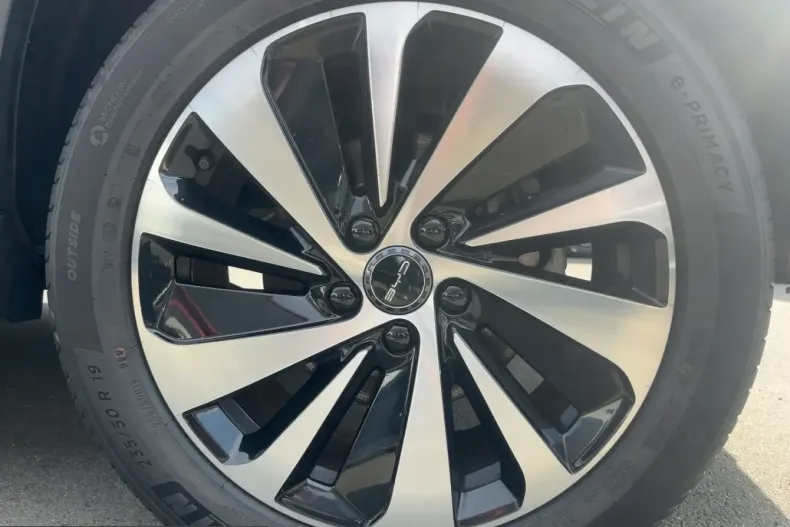 BYD Seal U din 2025 cu 8.500 km - oferta BYD249934 - foto 12