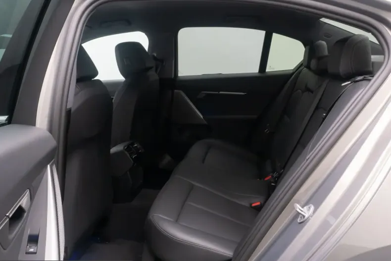 BMW 520 (Seria 5) din 2024 cu 46.305 km - oferta BMW249936 - foto 25