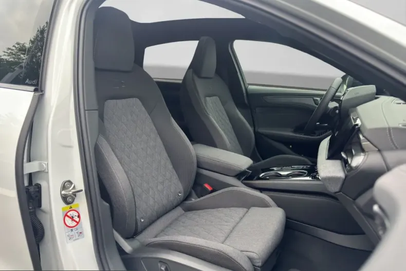 Audi A6 din 2025 cu 3.676 km - oferta AUD249943 - foto 4