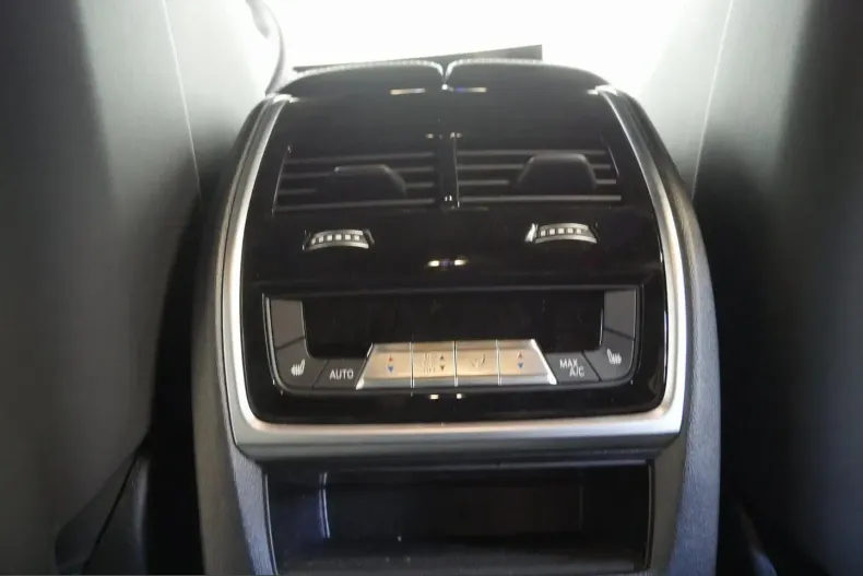 BMW XM (Seria X) din 2025 cu 29.998 km - oferta BMW249964 - foto 10