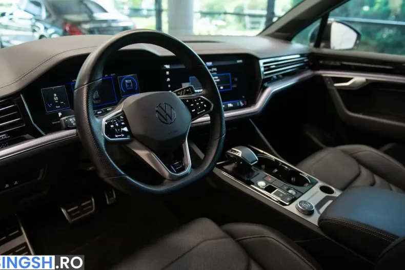 Volkswagen Touareg R-Line din 2023 cu 45.353 km - oferta VOL249967 - foto 15
