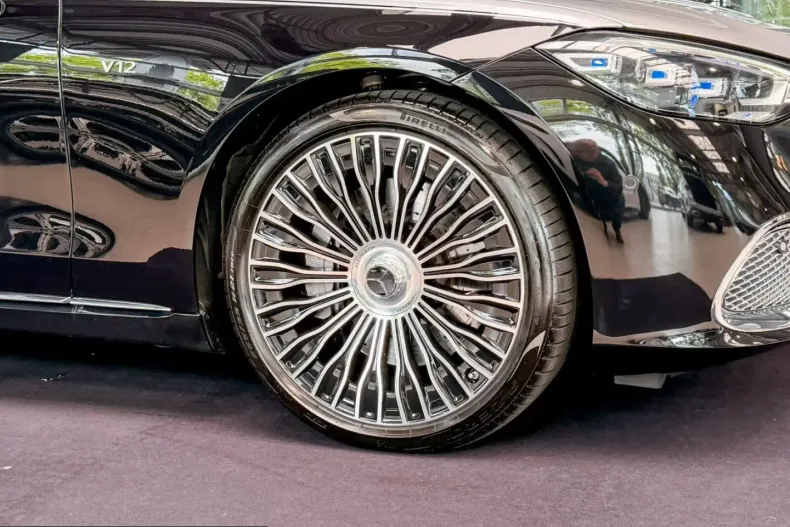 Mercedes-Benz S 680 (Clasa S) din 2024 cu 28.469 km - oferta MER249981 - foto 2