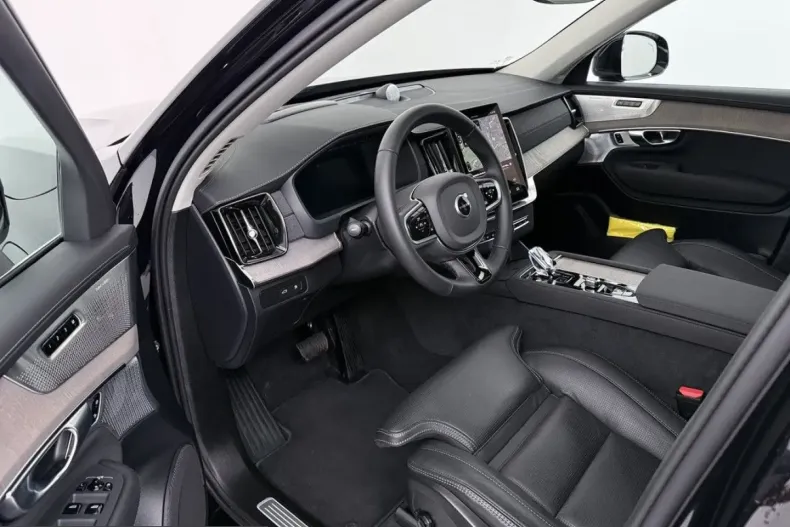 Volvo XC90 din 2025 cu 21.800 km - oferta VOL249988 - foto 11