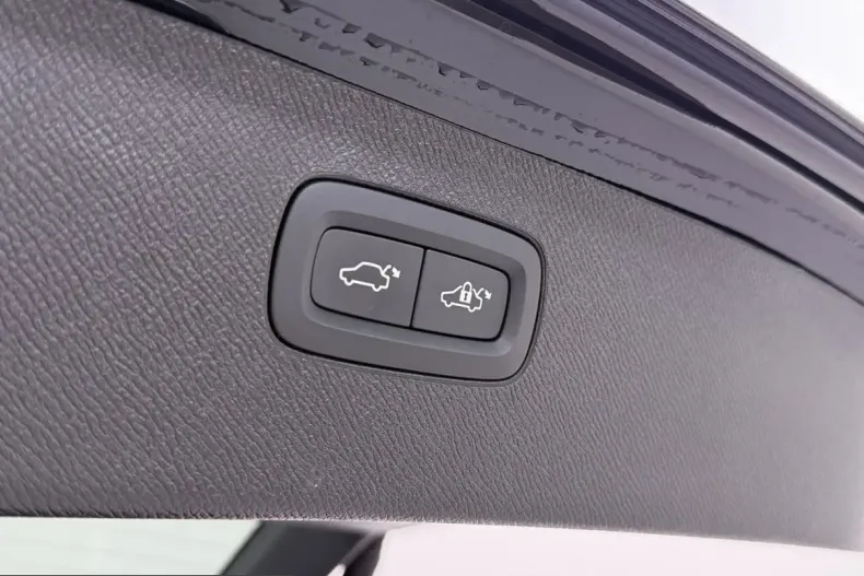 Volvo XC90 din 2025 cu 21.800 km - oferta VOL249988 - foto 13