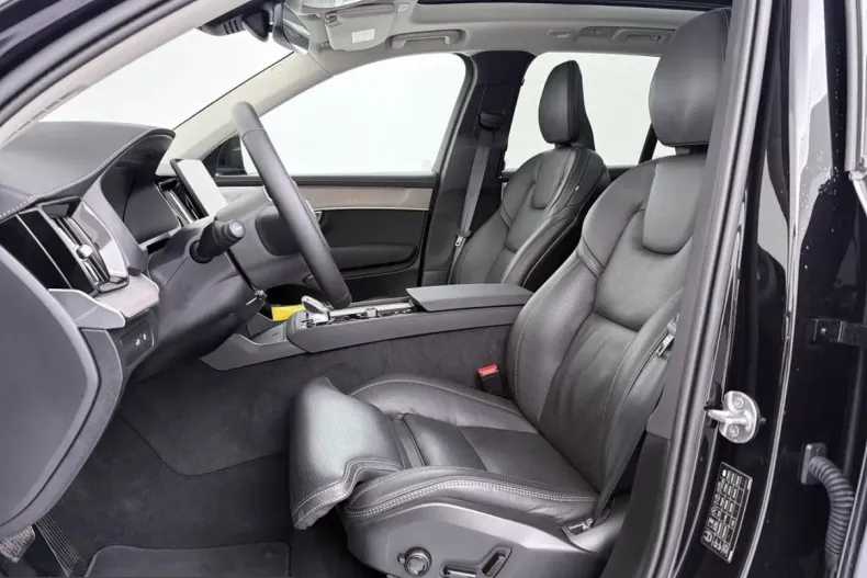 Volvo XC90 din 2025 cu 21.800 km - oferta VOL249988 - foto 18