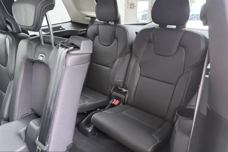 Volvo XC90 din 2025 cu 21.800 km - oferta VOL249988 - foto 21