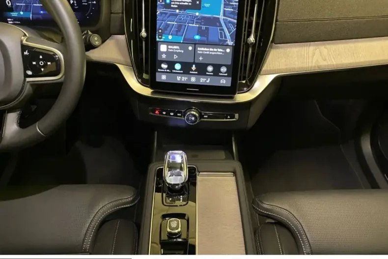 Volvo XC90 din 2025 cu 24.518 km - oferta VOL249990 - foto 9