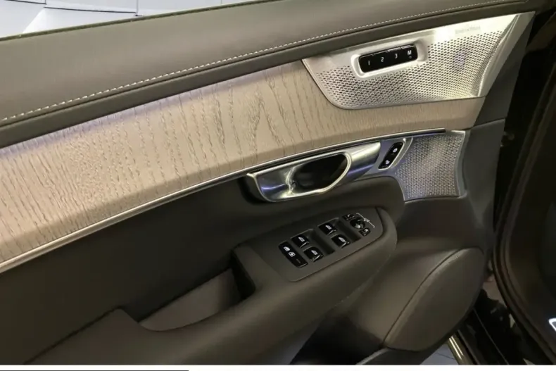 Volvo XC90 din 2025 cu 24.518 km - oferta VOL249990 - foto 12