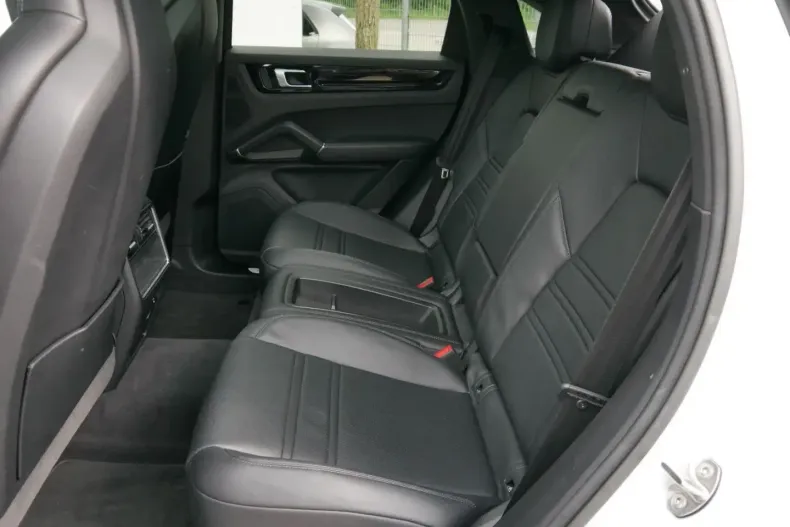 Porsche Cayenne din 2022 cu 66.962 km - oferta POR249993 - foto 7
