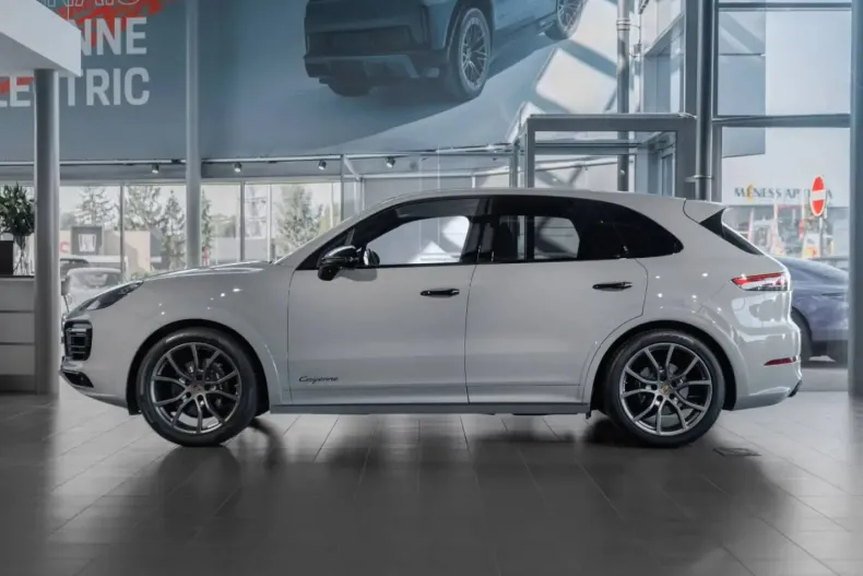 Porsche Cayenne din 2022 cu 53.663 km - oferta POR249994 - foto 2