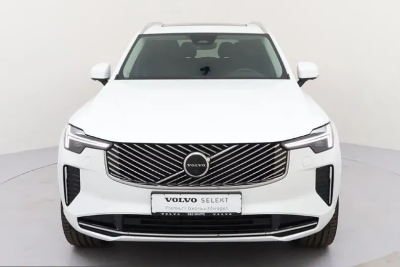 Volvo XC90 din 2025 cu 2.640 km - oferta VOL249996 - foto 3