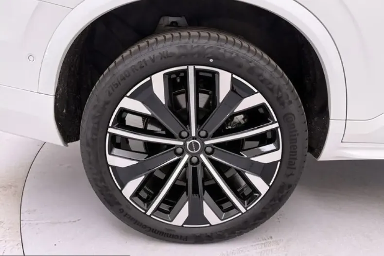 Volvo XC90 din 2025 cu 2.640 km - oferta VOL249996 - foto 23