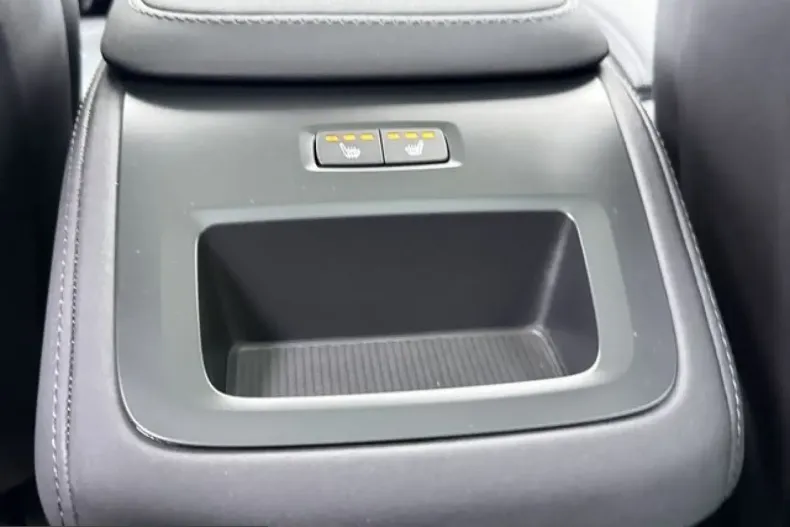 Volvo XC90 din 2025 cu 2.640 km - oferta VOL249996 - foto 35
