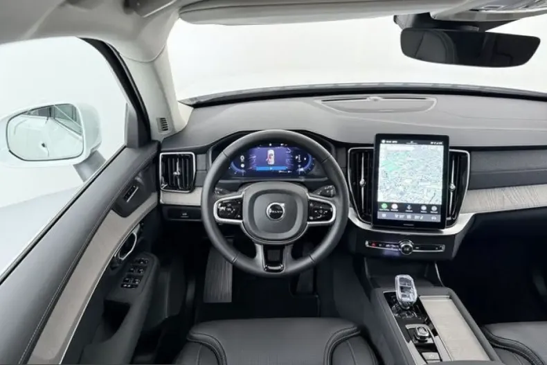 Volvo XC90 din 2025 cu 2.640 km - oferta VOL249996 - foto 36