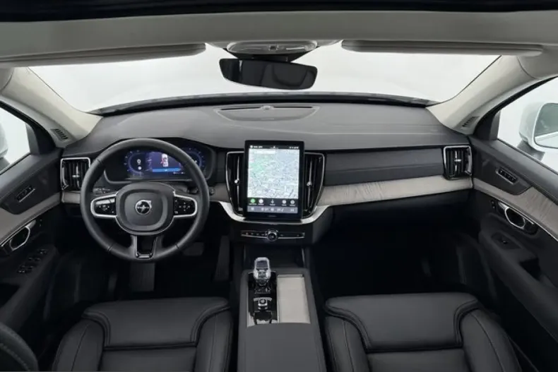 Volvo XC90 din 2025 cu 2.640 km - oferta VOL249996 - foto 37