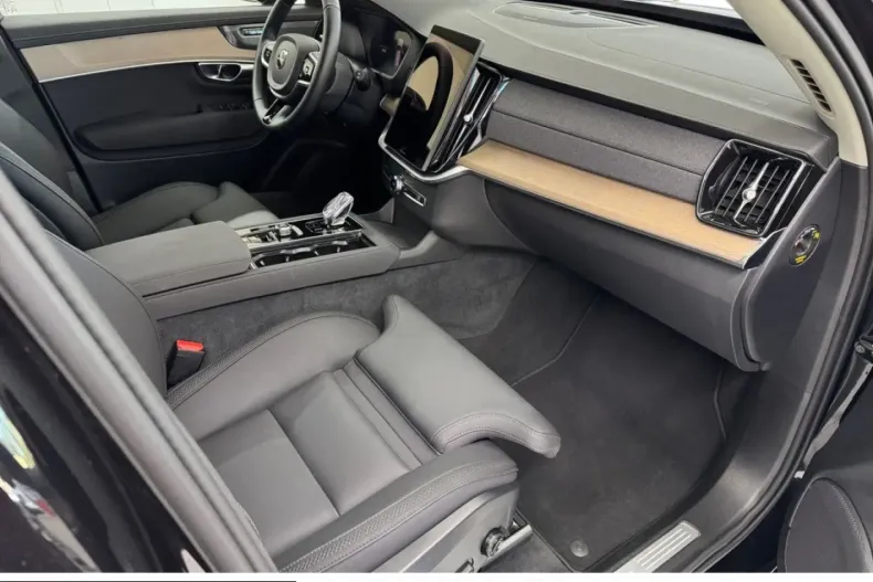 Volvo XC90 din 2025 cu 27.750 km - oferta VOL250006 - foto 31