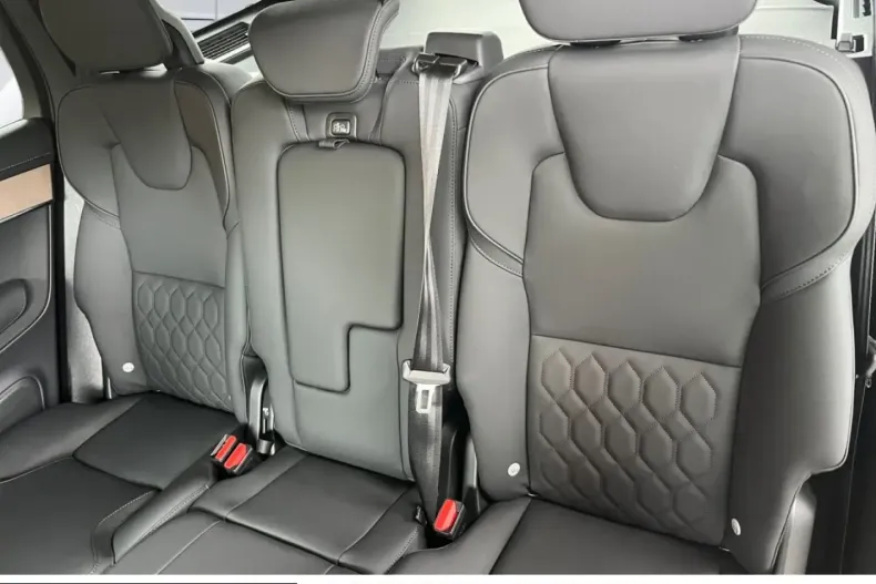 Volvo XC90 din 2025 cu 23.999 km - oferta VOL250007 - foto 6