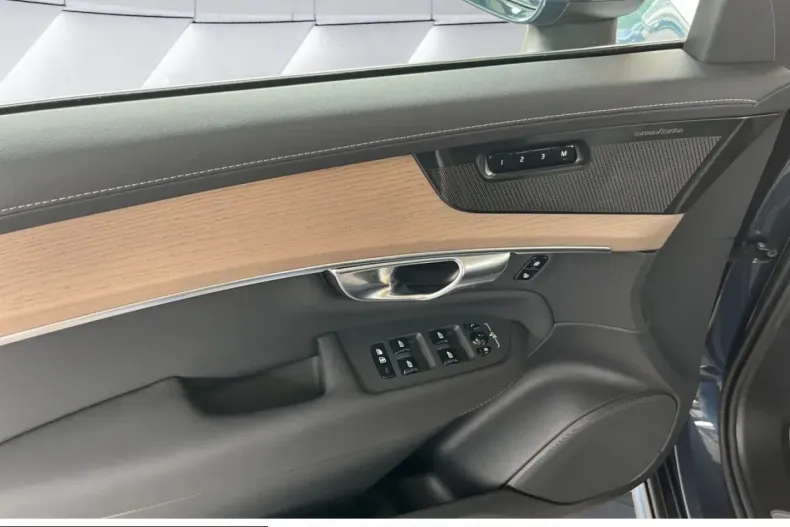 Volvo XC90 din 2025 cu 23.999 km - oferta VOL250007 - foto 12