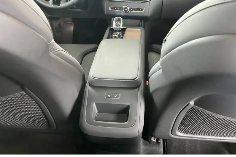 Volvo XC90 din 2025 cu 23.999 km - oferta VOL250007 - foto 20
