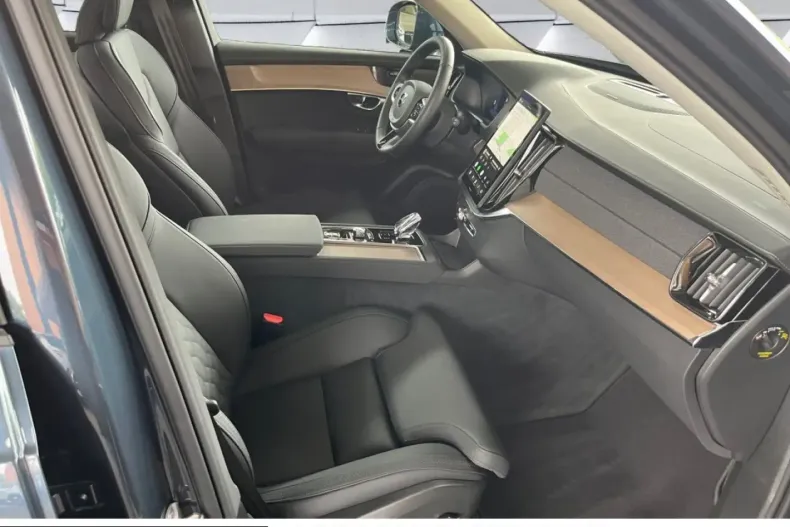 Volvo XC90 din 2025 cu 23.999 km - oferta VOL250007 - foto 22