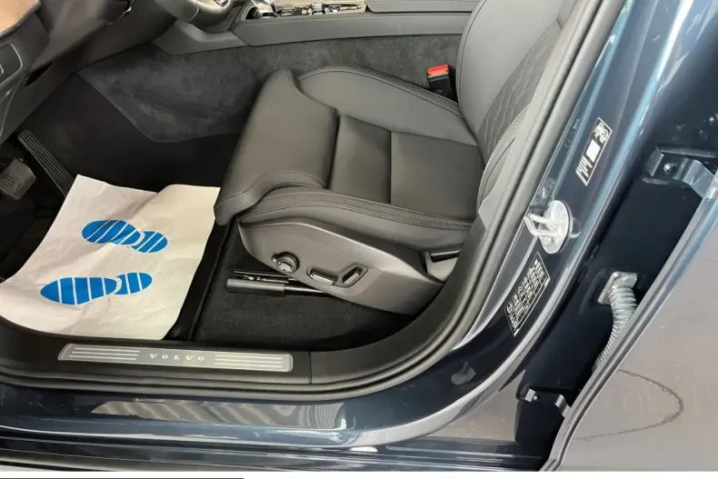 Volvo XC90 din 2025 cu 23.999 km - oferta VOL250007 - foto 25