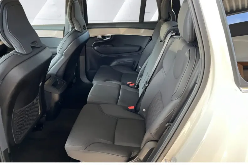 Volvo XC90 din 2025 cu 22.550 km - oferta VOL250009 - foto 6