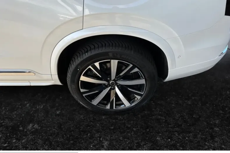 Volvo XC90 din 2025 cu 22.550 km - oferta VOL250009 - foto 15