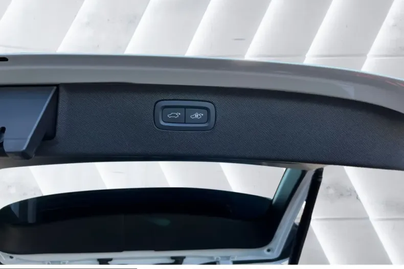 Volvo XC90 din 2025 cu 22.550 km - oferta VOL250009 - foto 18
