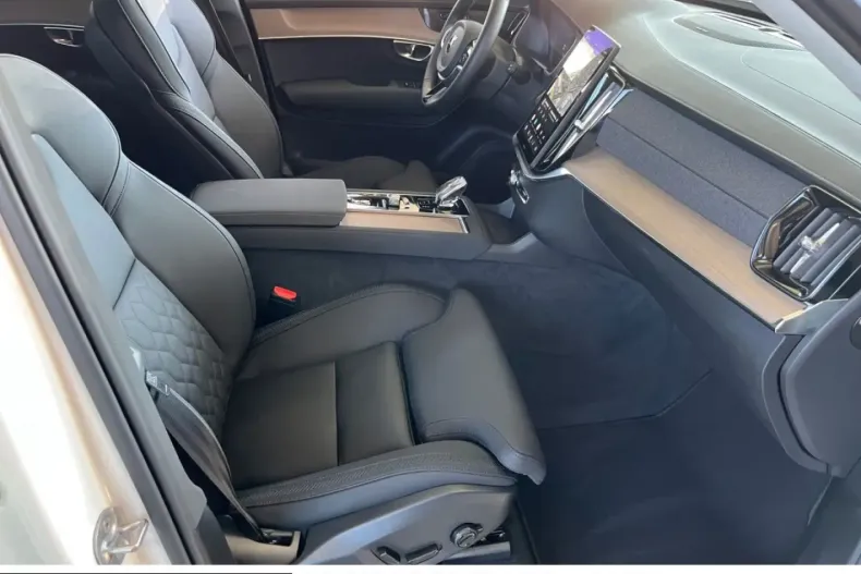 Volvo XC90 din 2025 cu 22.550 km - oferta VOL250009 - foto 27