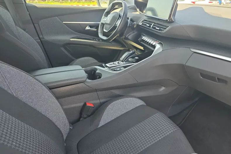 Peugeot 3008 din 2021 cu 138.823 km - oferta PEU250011 - foto 32