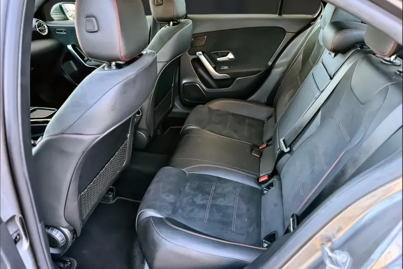 Mercedes-Benz A 200 (Clasa A) din 2022 cu 74.800 km - oferta MER250019 - foto 12