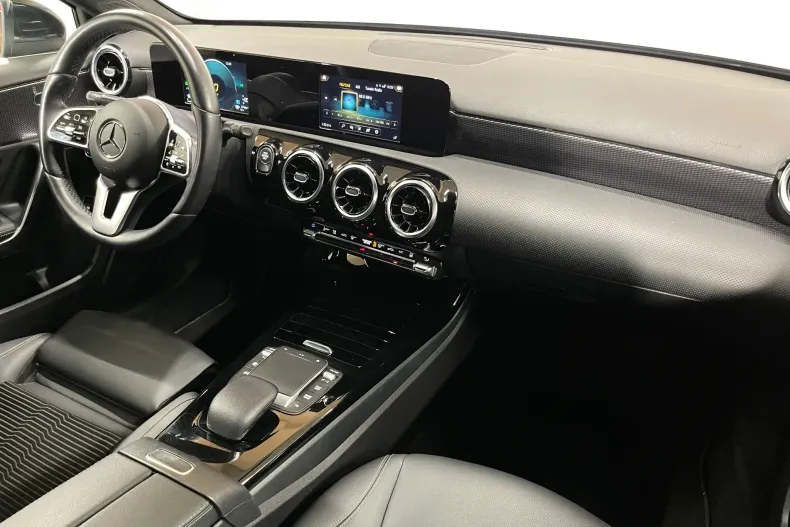 Mercedes-Benz A 250 (Clasa A) din 2021 cu 67.952 km - oferta MER250042 - foto 8