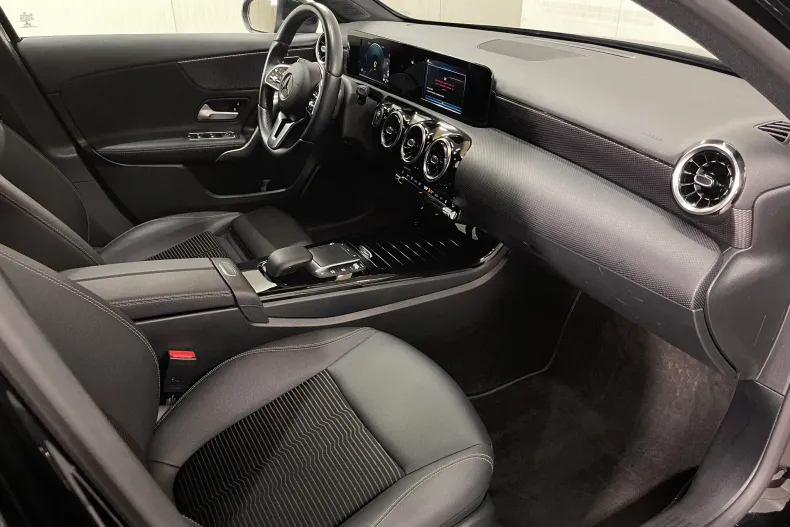 Mercedes-Benz A 250 (Clasa A) din 2021 cu 67.952 km - oferta MER250042 - foto 10