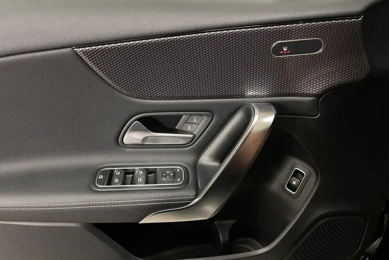 Mercedes-Benz A 250 (Clasa A) din 2021 cu 67.952 km - oferta MER250042 - foto 21