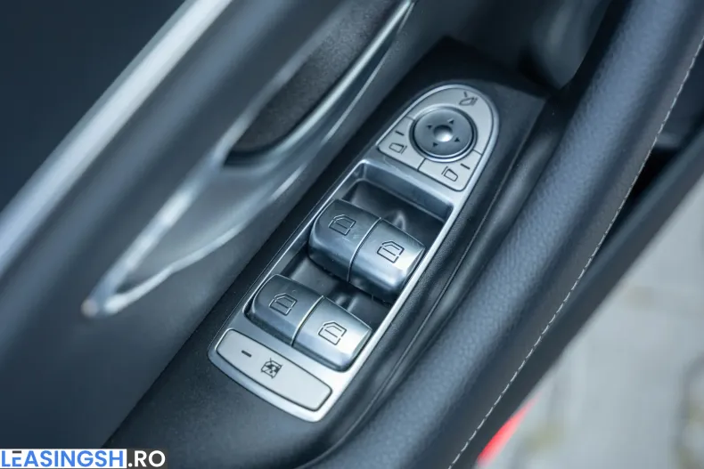 Mercedes-Benz E 220 (Clasa E) din 2022 cu 96.172 km - oferta MER250051 - foto 17