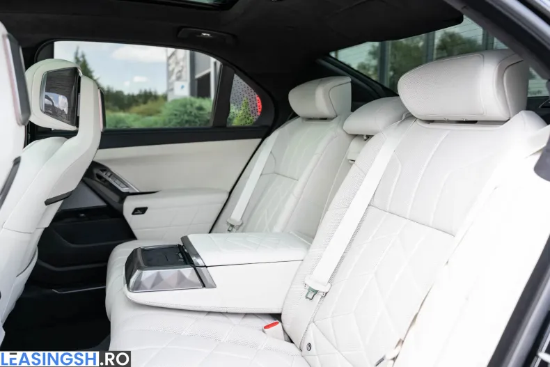 BMW 740 (Seria 7) din 2026 cu 1 km - oferta BMW250052 - foto 7