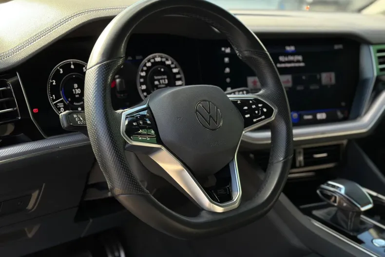 Volkswagen Touareg din 2022 cu 78.697 km - oferta VOL250054 - foto 16
