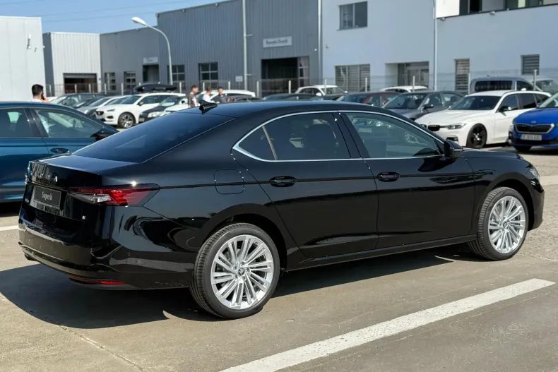 Skoda Superb din 2025 cu 1.000 km - oferta SKO250056 - foto 6