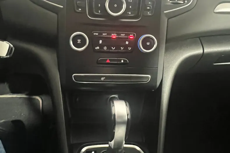 Renault Megane din 2021 cu 88.599 km - oferta REN250060 - foto 10