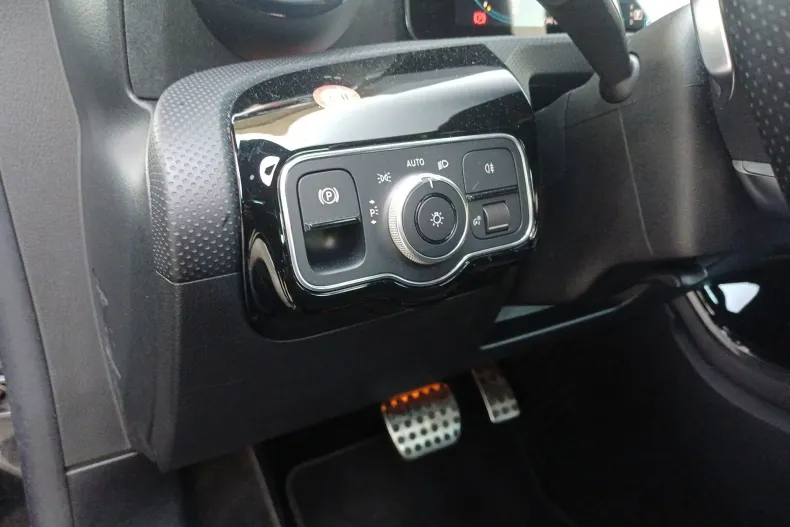 Mercedes-Benz CLA 250 (Clasa CLA) din 2021 cu 88.670 km - oferta MER250083 - foto 11