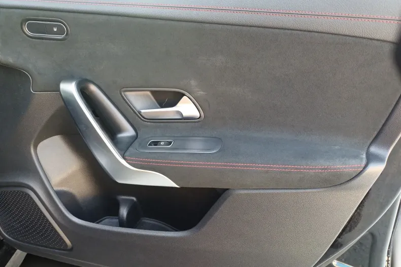 Mercedes-Benz CLA 250 (Clasa CLA) din 2021 cu 88.670 km - oferta MER250083 - foto 21