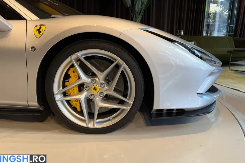 Ferrari F8 din 2021 cu 9.500 km - oferta FER250085 - foto 4