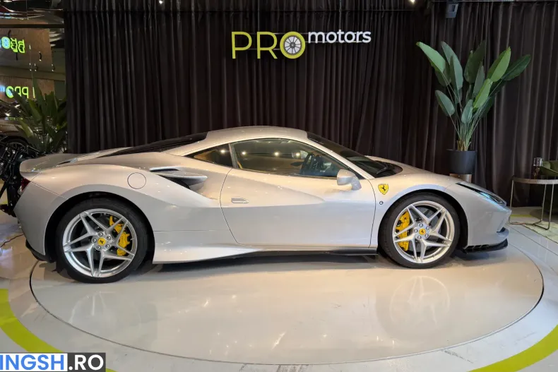 Ferrari F8 din 2021 cu 9.500 km - oferta FER250085 - foto 5