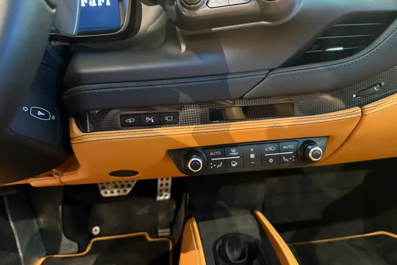 Ferrari F8 din 2021 cu 9.500 km - oferta FER250085 - foto 31
