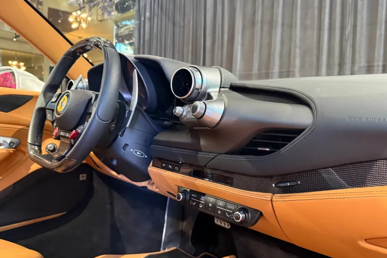 Ferrari F8 din 2021 cu 9.500 km - oferta FER250085 - foto 37