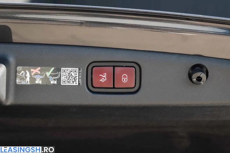 Mercedes-Benz E 300 (Clasa E) din 2024 cu 124.331 km - oferta MER250105 - foto 36