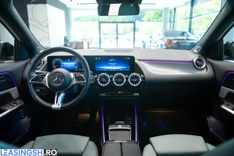 Mercedes-Benz GLA 200 (Clasa GLA) din 2023 cu 14.900 km - oferta MER250108 - foto 6