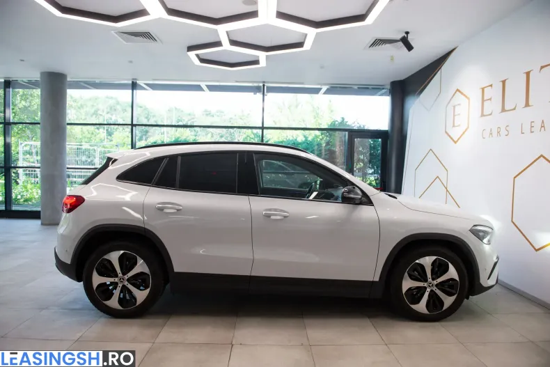 Mercedes-Benz GLA 200 (Clasa GLA) din 2023 cu 14.900 km - oferta MER250108 - foto 10