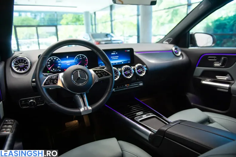 Mercedes-Benz GLA 200 (Clasa GLA) din 2023 cu 14.900 km - oferta MER250108 - foto 17
