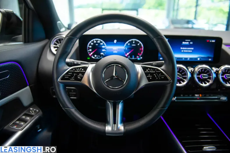 Mercedes-Benz GLA 200 (Clasa GLA) din 2023 cu 14.900 km - oferta MER250108 - foto 18